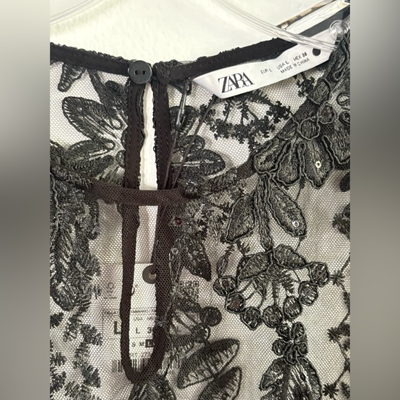 Elegant Black Lace Dress - Picture 2 of 5